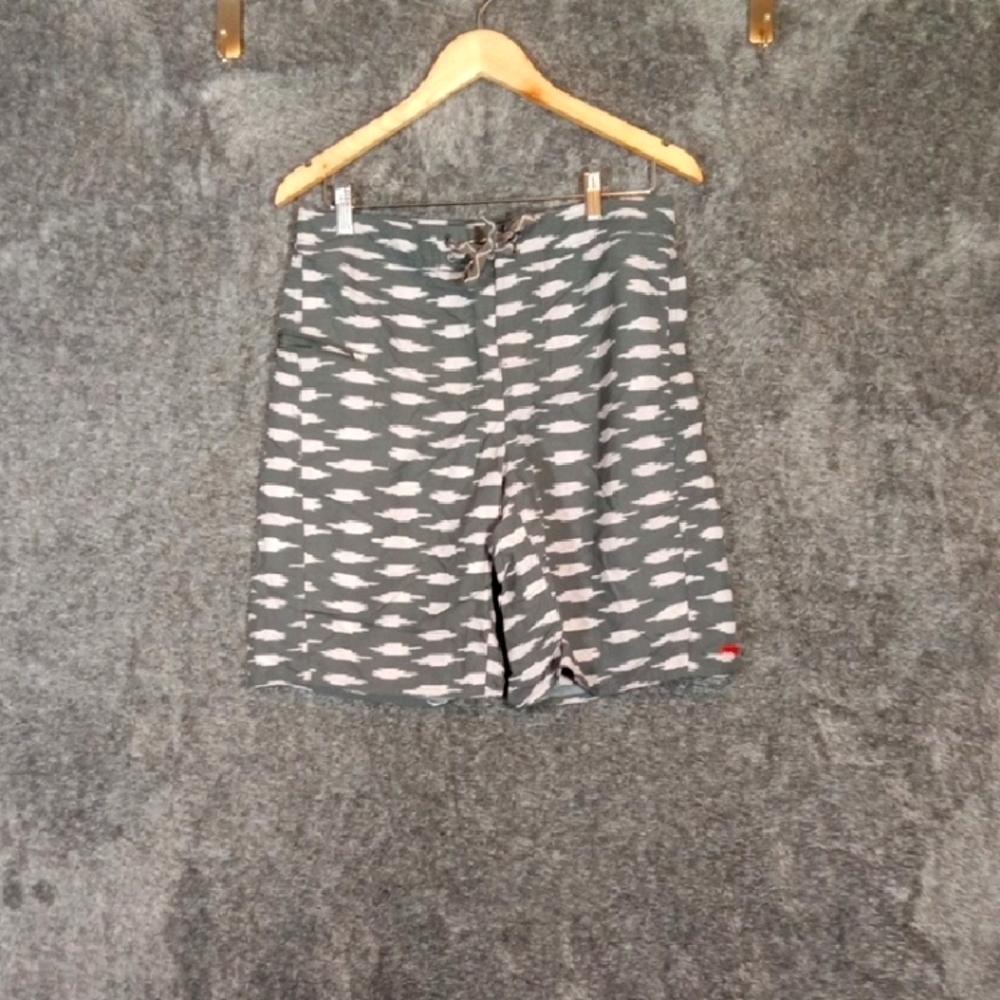 Patagonia  Mens Wavefarer  BoardShorts with Unique Pattern Swim Trucks Size 31